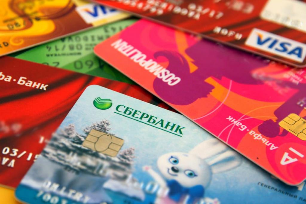 В России наблюдается тенденция отказа от банковских карт