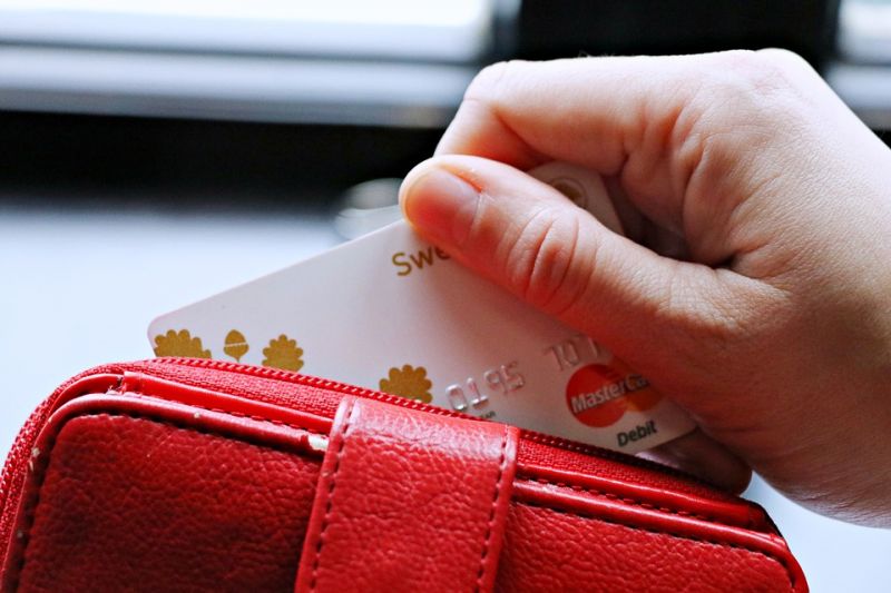Работодателей накажут за препятствие сотрудникам в выборе банка Работодателей накажут за препятствие сотрудникам в выборе банка