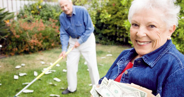 Как взять кредит пенсионеру в банке 